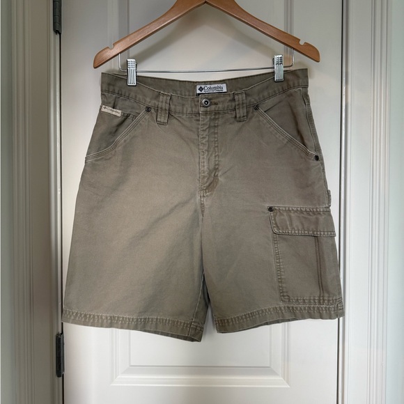 Columbia Men's Khaki Cargo Shorts - Picture 3 of 5